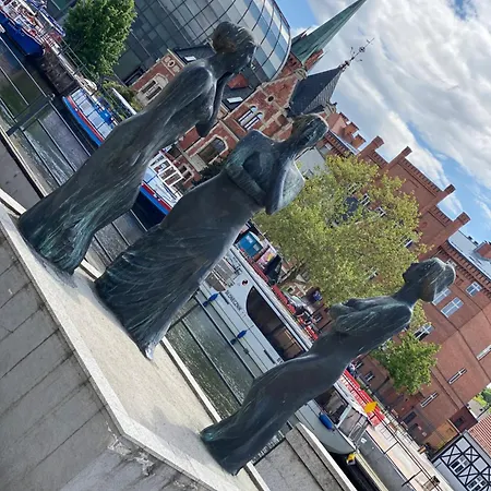 Latte Z Tarasem Blisko Stare アパート ビィドゴシュチュ