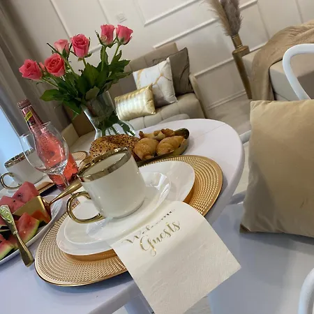 Latte Z Tarasem Blisko Stare アパート *