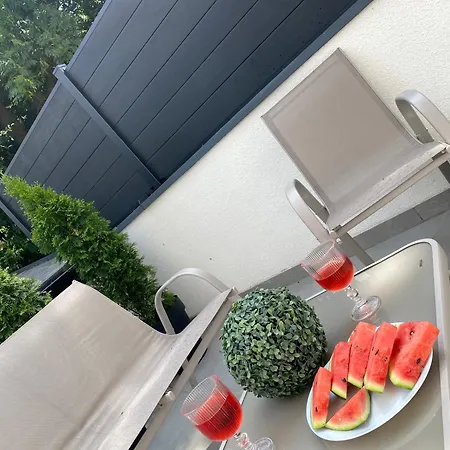 Latte Z Tarasem Blisko Stare *