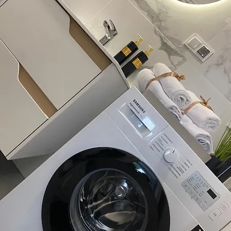 Latte Z Tarasem Blisko Stare 公寓