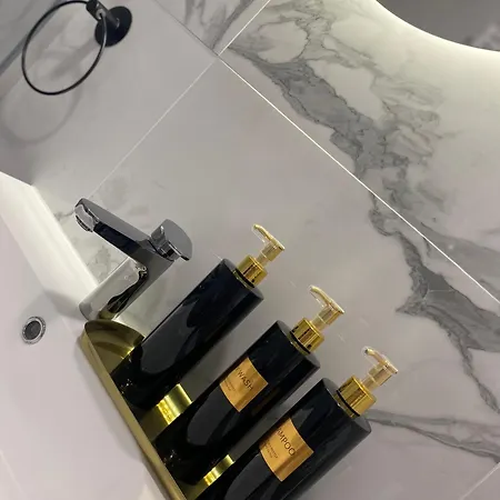 Latte Z Tarasem Blisko Stare アパート *