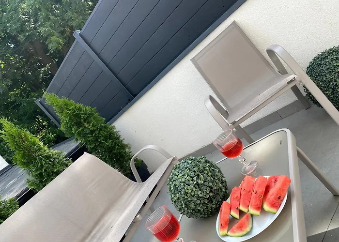 Latte Z Tarasem Blisko Stare *